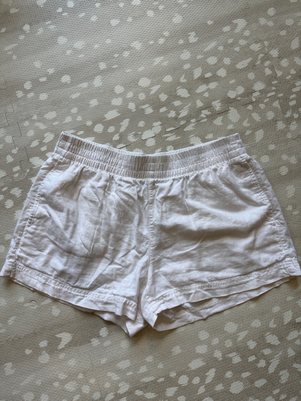 Old Navy White Elastic-Waist Linen-Blend Athletic Shorts